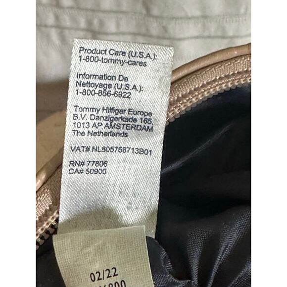 Tommy Hilfiger Embossed Logo Wristlet Clutch - Nude Beige Faux Leather Zip Pouch - Picture 8 of 8